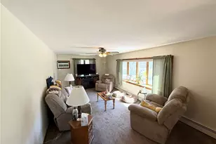 366 Aylsworth Ave, Woonsocket, RI 02895 - Photo 15