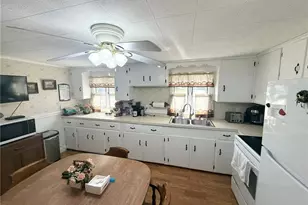 366 Aylsworth Ave, Woonsocket, RI 02895 - Photo 5