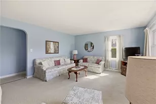 24 Kearns Ave, Tiverton, RI 02878 - Photo 7
