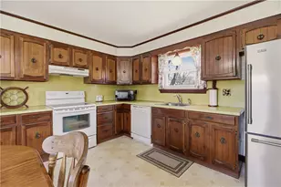 24 Kearns Ave, Tiverton, RI 02878 - Photo 13