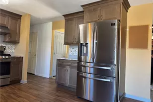 37 N Fairview St, Johnston, RI 02919 - Photo 5