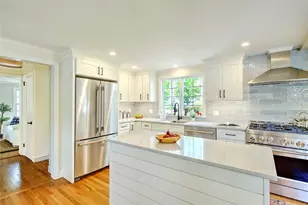 18 Chantilly Dr, Barrington, RI 02806 - Photo 9