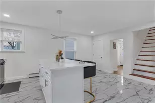 215 Kenyon Ave, Pawtucket, RI 02861 - Photo 9