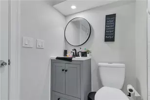 215 Kenyon Ave, Pawtucket, RI 02861 - Photo 15