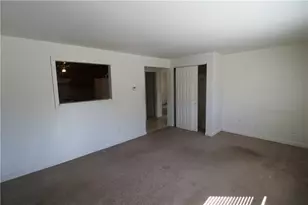 58 River St, West Warwick, RI 02893 - Photo 5