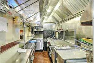 756 Hope St, Providence, RI 02906 - Photo 17