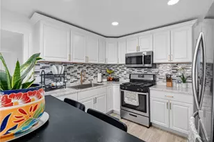 70 Glenwood Ave, Cranston, RI 02910 - Photo 5