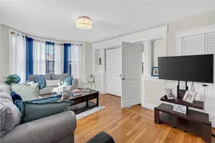 70 Glenwood Ave, Cranston, RI 02910 - Photo 13