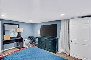 70 Glenwood Ave, Cranston, RI 02910 - Photo 15