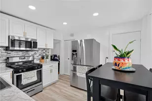 70 Glenwood Ave, Cranston, RI 02910 - Photo 3