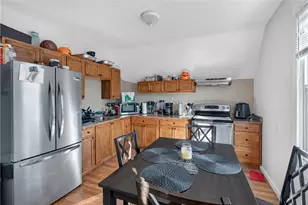 70 Glenwood Ave, Cranston, RI 02910 - Photo 27