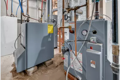 70 Glenwood Avenue, Cranston, RI 02910 - Photo 33