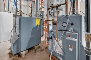 70 Glenwood Ave, Cranston, RI 02910 - Photo 33