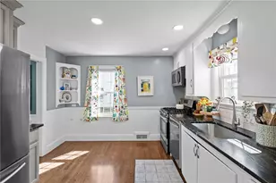 21 Belgrade Ave, Pawtucket, RI 02861 - Photo 9