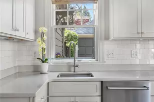 225 5th St, Providence, RI 02906 - Photo 29