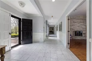 136 White Birch Cir, Scituate, RI 02831 - Photo 3