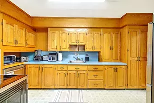 159 Earle St, Woonsocket, RI 02895 - Photo 13