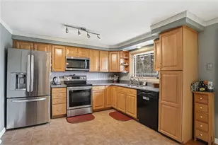 37 Bank St, Coventry, RI 02816 - Photo 9