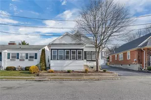 19 Greene Ln, Newport, RI 02840 - Photo 1