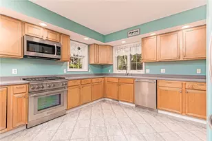 30 Clifford Dr, Westerly, RI 02891 - Photo 19