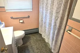 27 Torrington Dr, Warwick, RI 02889 - Photo 7