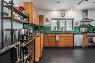 76 Blaisdell Ave, Pawtucket, RI 02860 - Photo 17