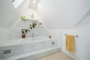 76 Blaisdell Ave, Pawtucket, RI 02860 - Photo 33