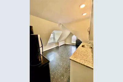 313 Berkeley Avenue #3, Middletown, RI 02842 - Photo 3