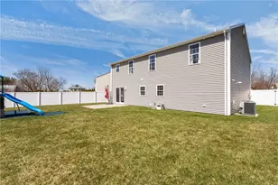 71 Fairview Ave, East Providence, RI 02914 - Photo 37