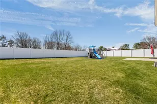 71 Fairview Ave, East Providence, RI 02914 - Photo 33