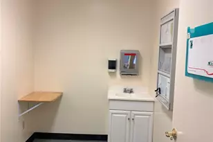 1302 Elmwood Ave, Cranston, RI 02910 - Photo 15