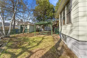 27 Essex St, Cranston, RI 02910 - Photo 11