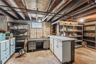 27 Essex St, Cranston, RI 02910 - Photo 43