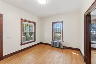 27 Essex St, Cranston, RI 02910 - Photo 21