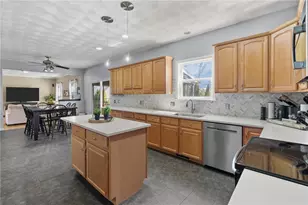 25 Red Hawk Dr, Cranston, RI 02921 - Photo 7