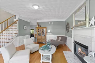 25 Red Hawk Dr, Cranston, RI 02921 - Photo 5