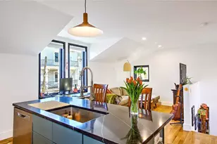 37 Ring St, Providence, RI 02909 - Photo 7