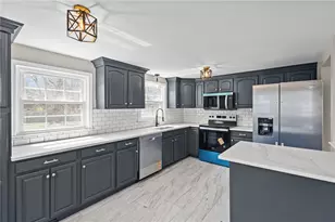 92 Star Ave, Woonsocket, RI 02895 - Photo 5