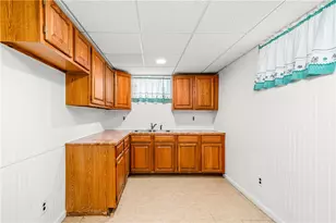 30 Naples Ave, Providence, RI 02908 - Photo 21