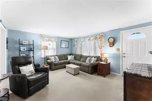 56 Star St, Warwick, RI 02888 - Photo 15