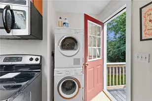 16 Mechanic St, South Kingstown, RI 02879 - Photo 31