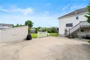 25 Martello St, East Providence, RI 02914 - Photo 25