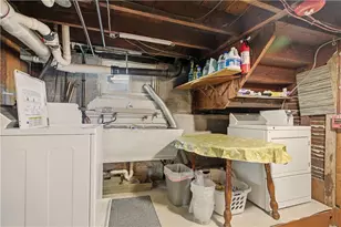 984 York Ave, Pawtucket, RI 02861 - Photo 17