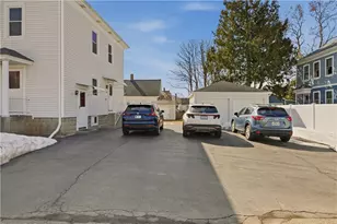 984 York Ave, Pawtucket, RI 02861 - Photo 19