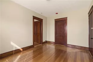 984 York Ave, Pawtucket, RI 02861 - Photo 5