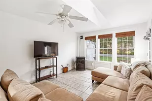 45 Bonnie Brook Dr, Cumberland, RI 02864 - Photo 9