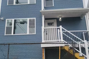 729 Potters Ave, Providence, RI 02907 - Photo 7