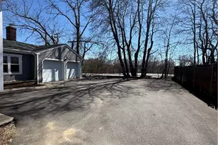 1076 Plainfield St, Johnston, RI 02919 - Photo 7