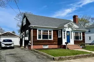 41 Felsmere Ave, Pawtucket, RI 02861 - Photo 3