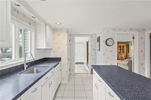 211 Love Ln, Warwick, RI 02886 - Photo 9